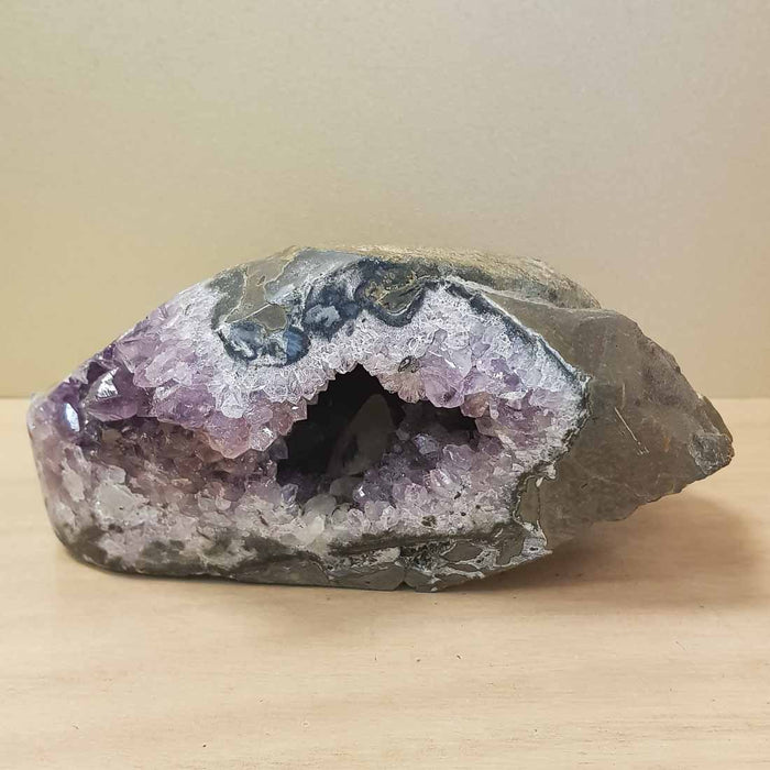 Amethyst Geode. (approx. 9x22x18cm)