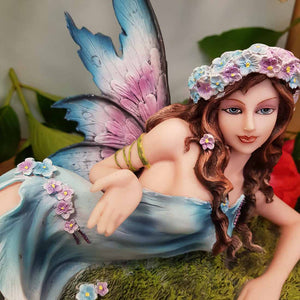 Fairy Lying on Grass (Anne Stokes)