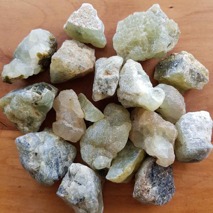 Prehnite Rough Rock (assorted. approx. 3.5-5x3-4cm)