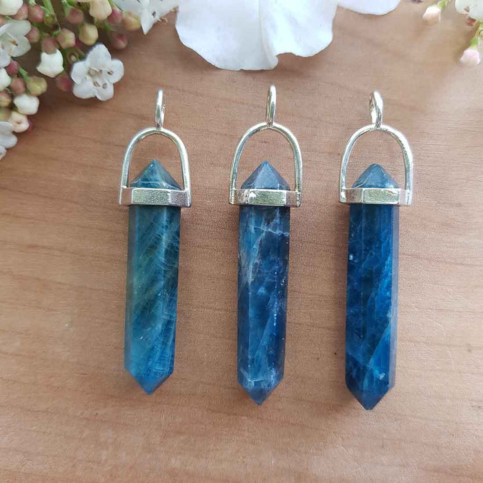 Blue Apatite Point Pendant (assorted. silver metal)