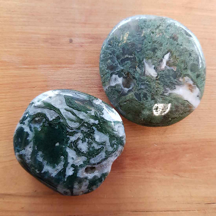 Moss Agate Flat Stone (assorted. approx. 4x3.5-4cm)