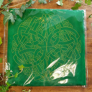 Celtic Labyrinth Velvet Tarot Cloth. (approx. 80x80cm)