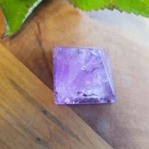 Amethyst Pyramid (approx. 3.5x3.5x3.5cm)