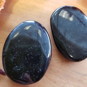 Black Obsidian Flat Stone. (assorted approx. 3.5-5x3-4cm)