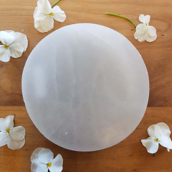 Selenite Round Charging Plate (assorted. approx. 10.3 cm diameter)