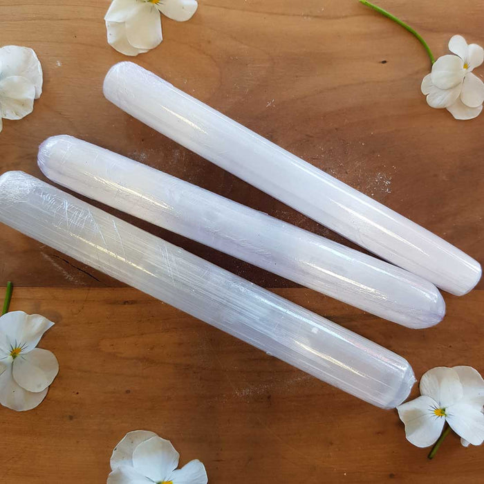 Selenite Rounded Wand (assorted. approx. 15-16x1.5-2cm)