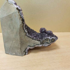 Amethyst Cluster Standing. (approx. 14x15x7cm)