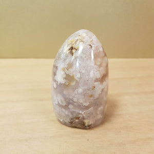 Flower Agate Standing Free Form. (approx. 8x5cm)