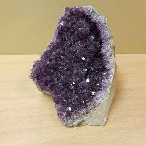 Amethyst Cluster Standing. (approx. 12x14x10cm)