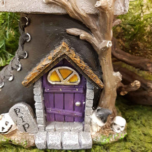 Witches Boot House. (LED. approx. 29x23x11)