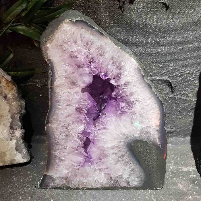 Amethyst Geode. (approx. 27x20x9cm)