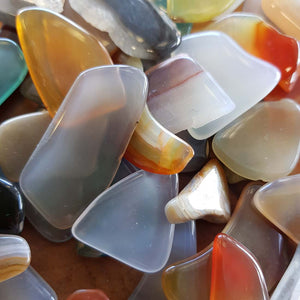 Agate Mix Flat Tumbled Piece. (assorted sizes & colours incl some dyed)