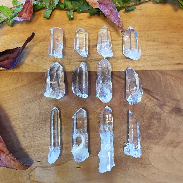 Columbian Quartz Natural Point (extremely pure vibration. assorted. approx. 3 to 6cm long)