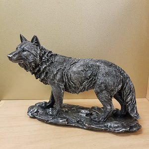 Antique Silver Look Wolf. (approx 19x28cm)