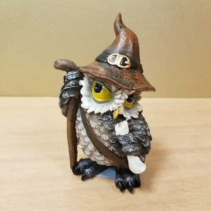 Owl Wizard with Scroll. (approx 11x7cm)