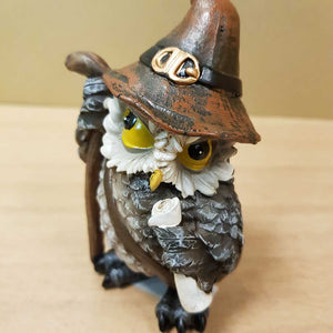 Owl Wizard with Scroll. (approx 11x7cm)