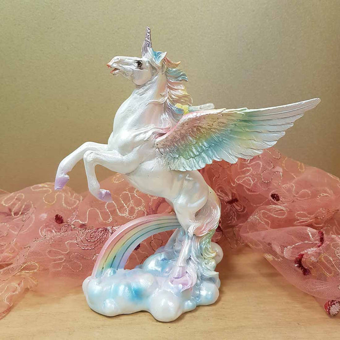 Winged Unicorn with Rainbow (approx. 20x16x14cm)