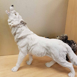 White Howling Wolf (approx. 28x36x9cm)
