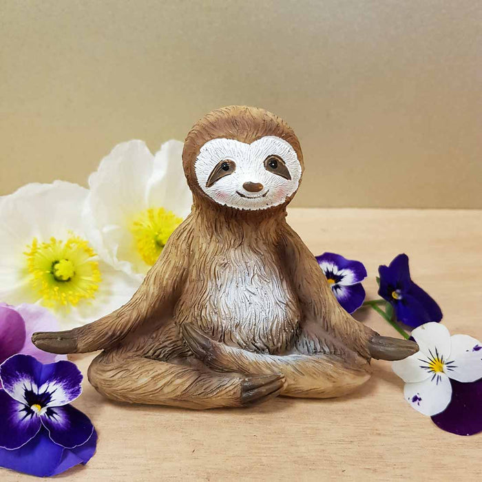 Sloth in Meditation Pose (approx. 12.5x8.5x6cm)