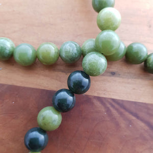 NZ Greenstone Ball Necklace (beads 10mm)