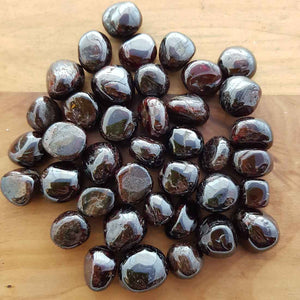 Garnet Tumble (assorted approx. 1.2x1.5cm)