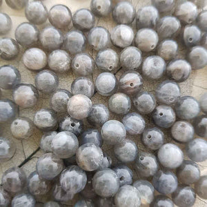 Labradorite Bead (assorted. round. approx. 8mm)