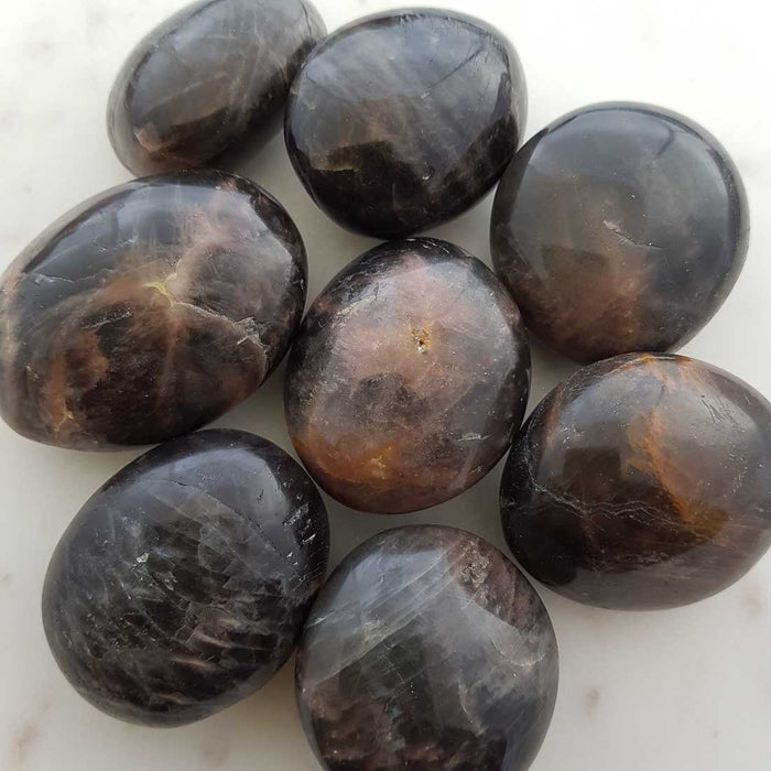 Black Moonstone Palm Stone (assorted. approx. 4.8-6x4.2-5cm)