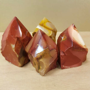 Mookaite Jasper Point with Cut Base (assorted. approx. 7x5cm)