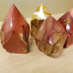 Mookaite Jasper Point with Cut Base (assorted. approx. 7x5cm)