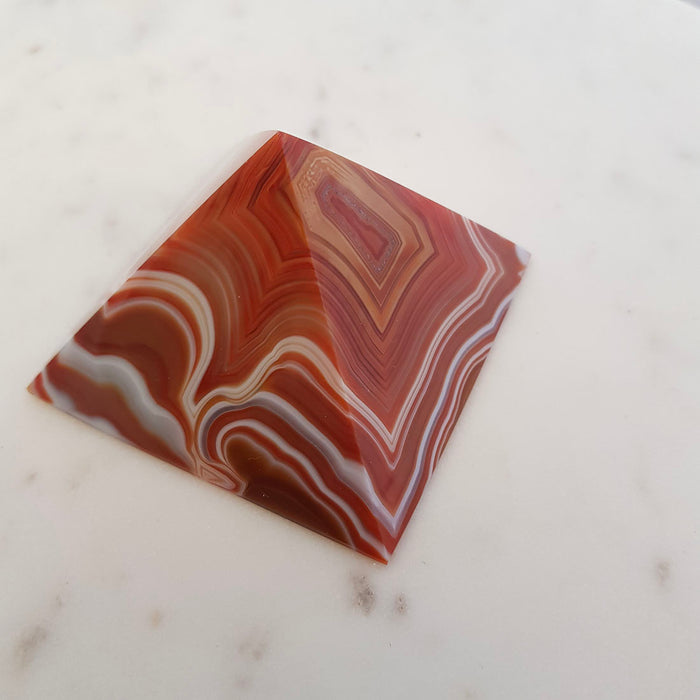 Agate Pyramid (dyed. approx. 7x7x4cm)