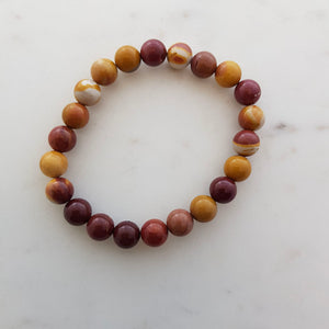 Mookaite Jasper Bracelet (assorted. approx. 8mm round beads)