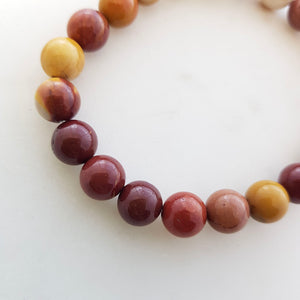 Mookaite Jasper Bracelet (assorted. approx. 8mm round beads)