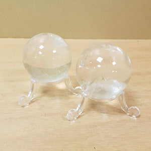 Clear Quartz Sphere (assorted. approx. 4cm)