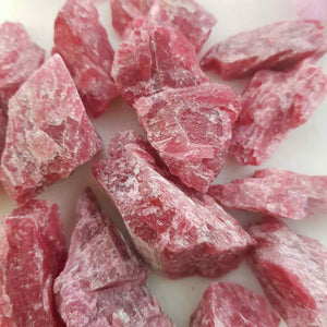 Rhodonite Rough Rock. (approx. 3.2-4.5x1.5-2.3cm lots of variation in sizes)