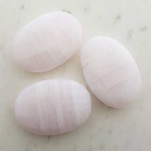 Pink aka Mangano Calcite Palm Stone (assorted. approx. 7x5x1cm)