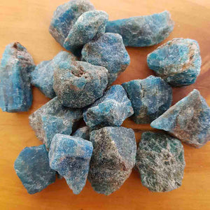Blue Apatite Rough Rock (assorted. approx. 2.5x2.5cm)
