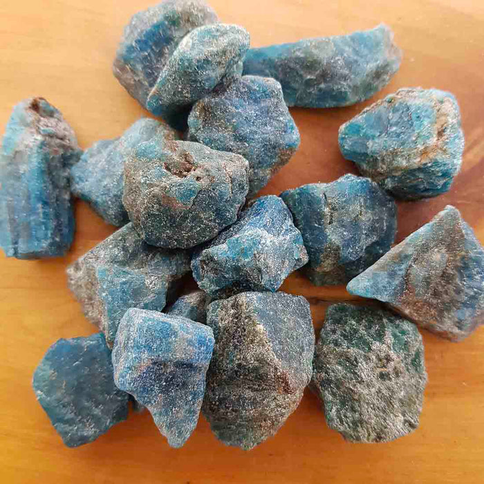 Blue Apatite Rough Rock (assorted. approx. 4.2-6.5x3.5-4.6 cm)