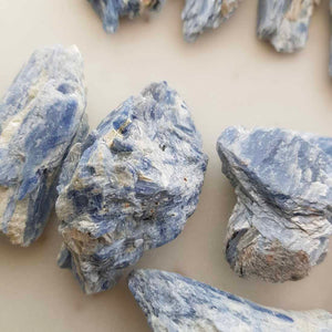 Blue Kyanite Rough Chunk (assorted. approx. 2.5x4.5cm)
