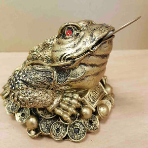 Gold Finish Feng Shui Frog (approx. 12x9cm)
