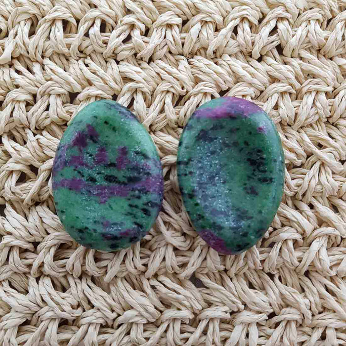 Ruby in Zoisite Worry Stone (assorted. approx. 5x3.5cm)