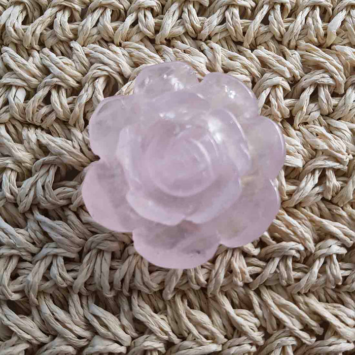 Rose Quartz Flower (approx. 1.8x5.5x5.5cm)