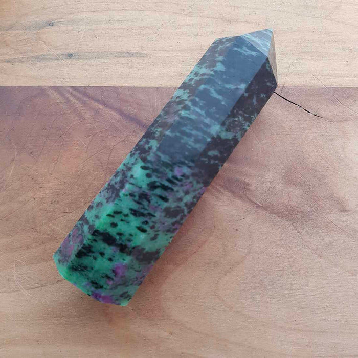 Ruby in Zoisite Point (approx. 11x3x2.5cm))
