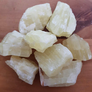 Pineapple Calcite Rough Rock (shiney. approx. 4-6.5x3-4cm)