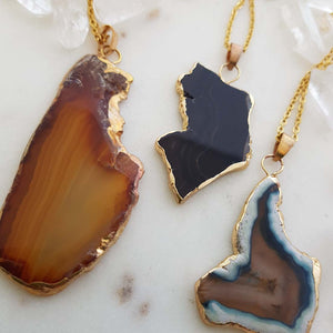 Dyed Agate Slice Pendant with Long Gold Metal Chain