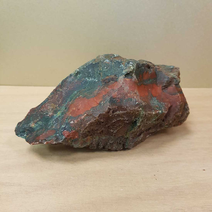 Bloodstone Rough Rock (assorted. approx. 19x9x9cm)