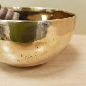 Hand Beaten Singing Bowl (approx. 13.5cm Diameter)