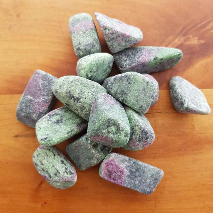 Ruby in Zoisite Tumble (assorted. semi polished)