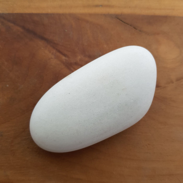 NZ Snow Quartz Palm Stone (approx. 8x4x2cm)