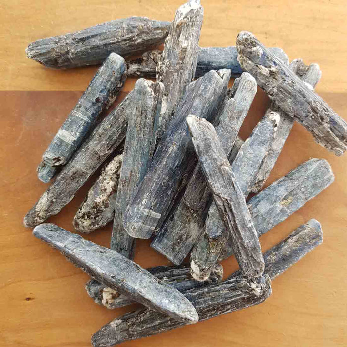 Blue/Grey Kyanite Raw Stick (assorted. approx. 3.6-5x1.6-2.4x0.8-1.6cm)