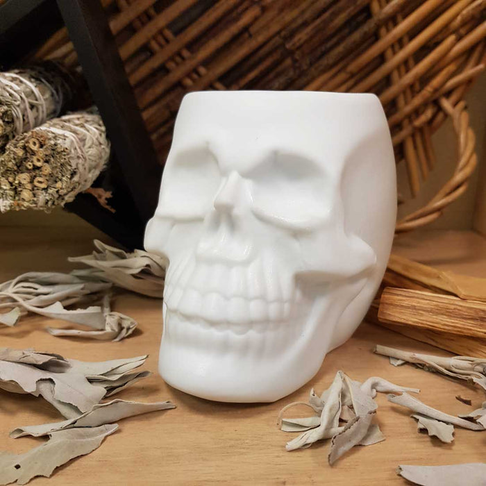 White Matt Skull Oil Burner (approx. 13x10x10cm)